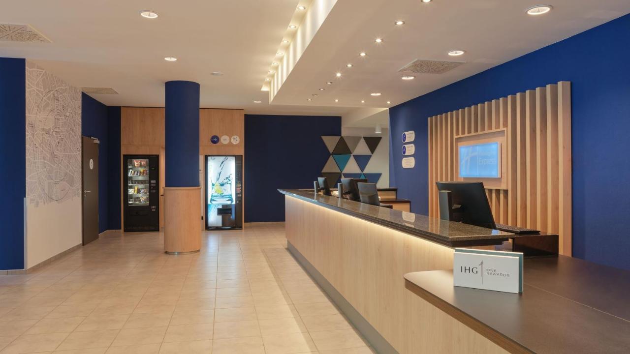 Express Centre By Ihg Отель